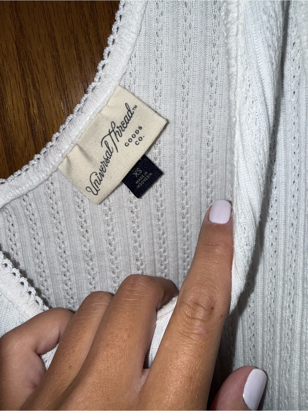 Universal Thread White Ribbed V-Neck Tank - Picture 2 of 3